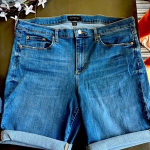 Banana Republic Jean Shorts. New without tags. Size 32/24